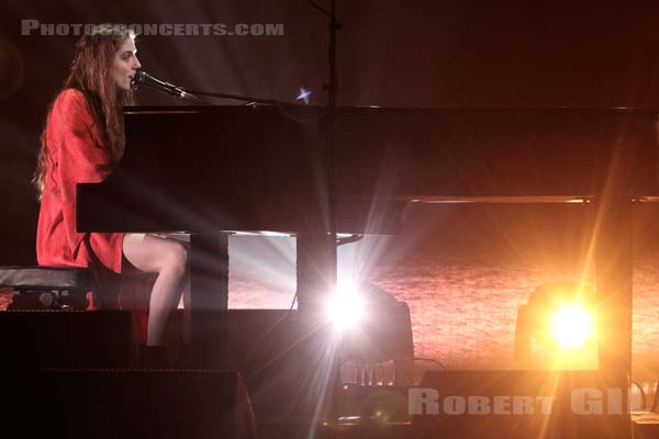 BIRDY - 2016-05-04 - PARIS - Olympia - 